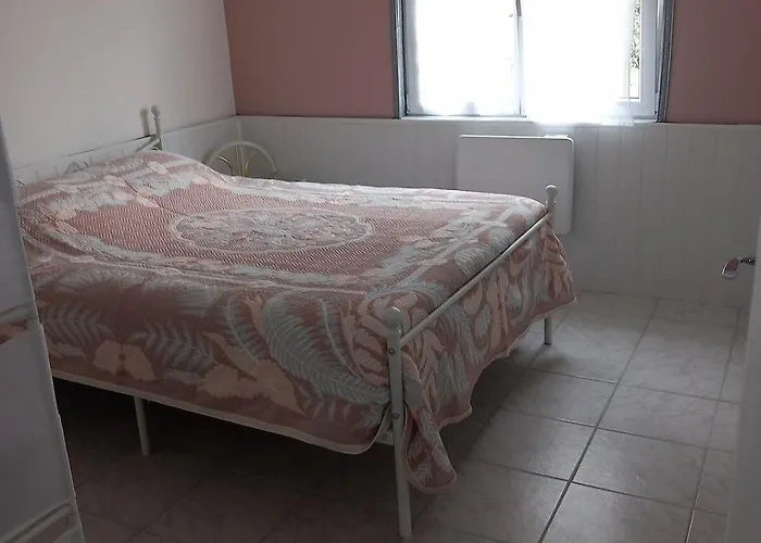 Сasa de vacaciones Petite Maison Avec Jardin Privé Arvert